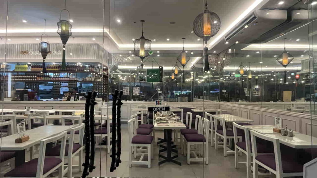 soi sm moa, restaurant in moa (mall of asia)