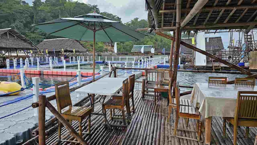 picture of charles floating cottage, seafood restaurant in guimaras