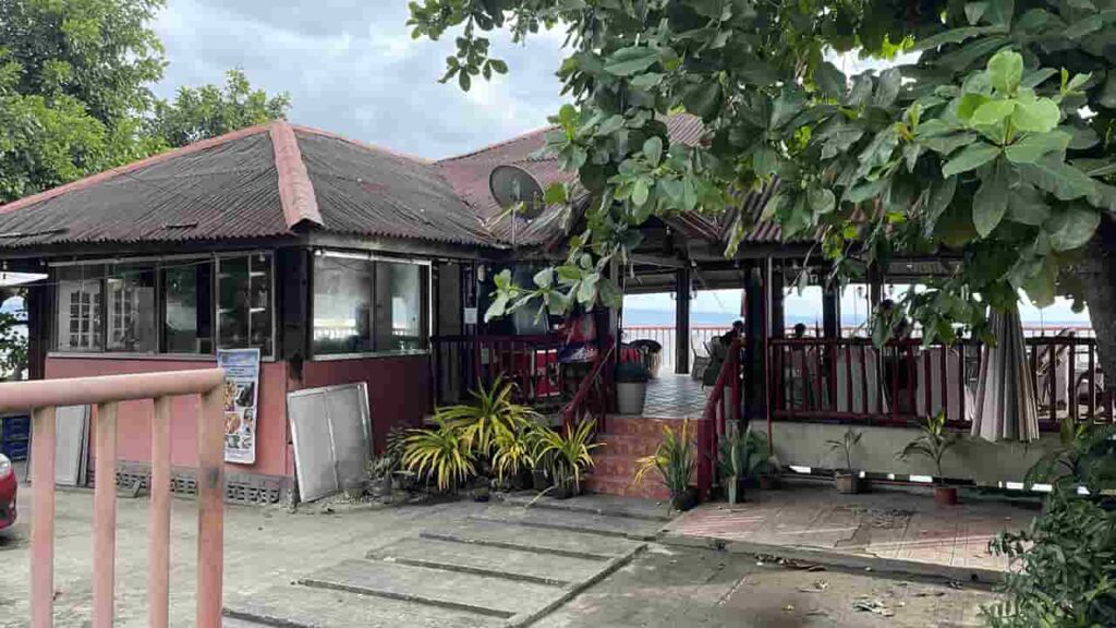 picture of hoyohoy grills & seafoods restaurant, seafood restaurant in iligan city
